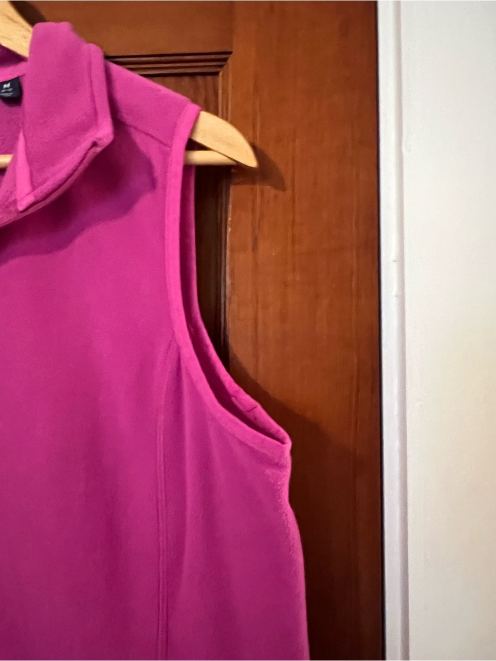 Lands’ End Fuchsia Pink Fleece Vest Medium Full Zip Cozy Layering - Picture 5 of 10
